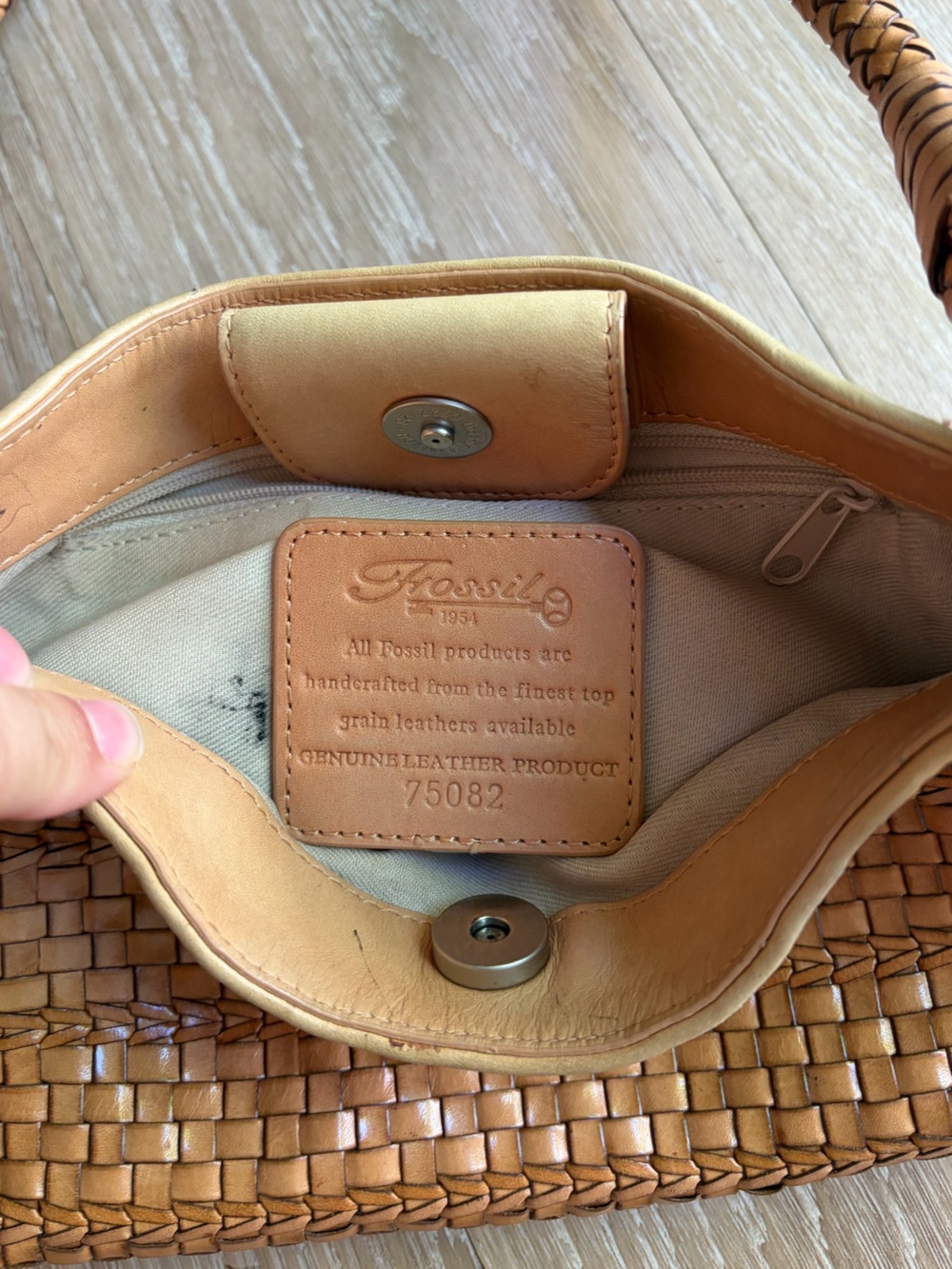 Vintage Fossil Woven Tan Leather Shoulder Bag - Picture 10 of 15